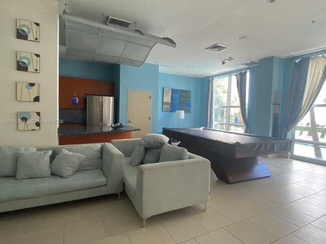 Building Photo - 2000 N Bayshore Dr