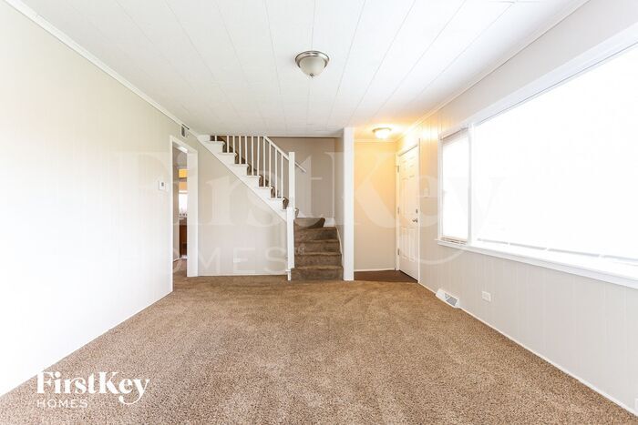 Building Photo - 14448 Kilbourn Ave