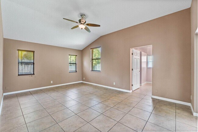 Building Photo - 11415 51st Ct N