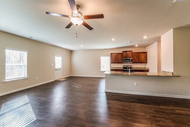 Building Photo - Home for rent in Springville!