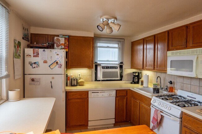 Building Photo - 1 bedroom w/d in unit