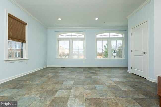 Building Photo - 336 Grand St