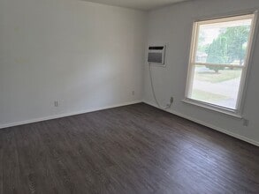 Building Photo - 3514 Valleston Pkwy