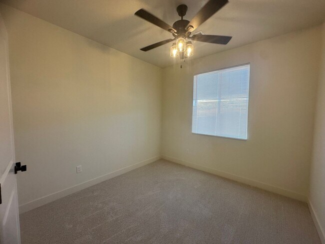 Building Photo - Beautiful New 4 Bedroom Home in Cedar City!