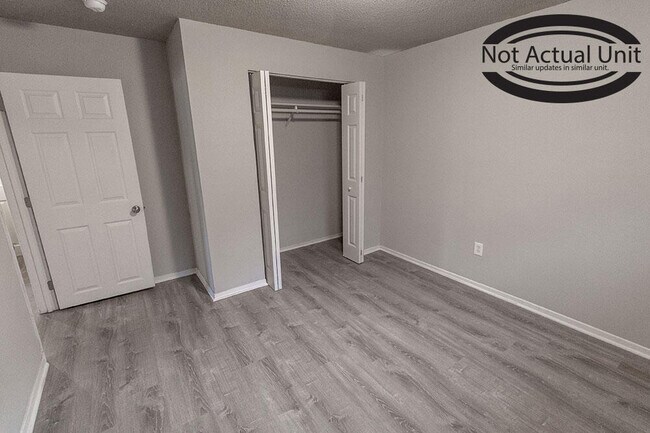 Building Photo - 203 Wheaton Ct
