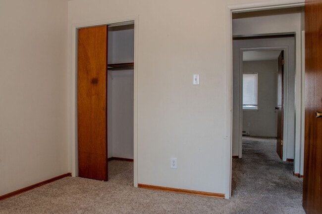 Building Photo - 420 W Mather St