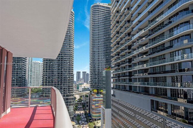 Building Photo - 1100S S Miami Ave