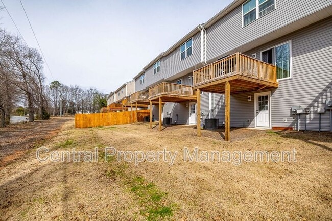 Building Photo - 225 Coldwater Creek Ct