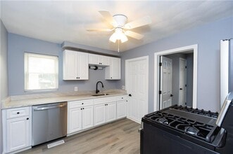 Building Photo - 139 Stanton Ave