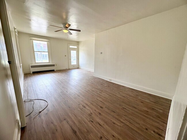 Building Photo - NWA - Owner Contribution Needed - 539 &amp; 541 S Market St