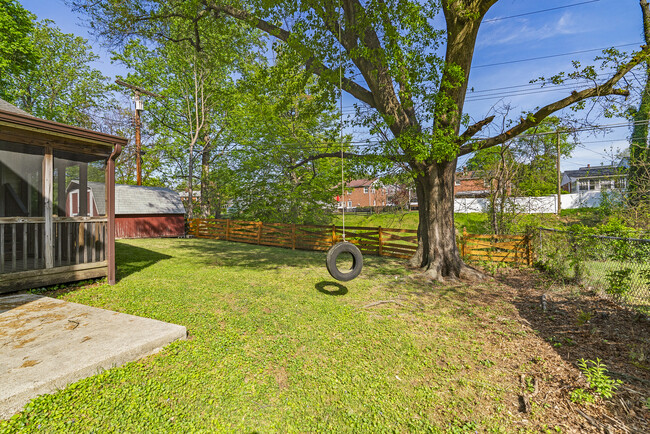 Building Photo - 2023 Rollingwood Rd