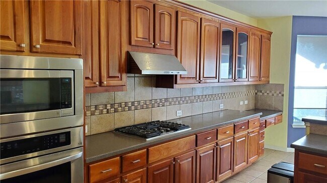 Building Photo - 9421 Lisi Anne Dr