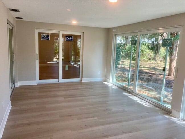 Building Photo - Islands Community Condo