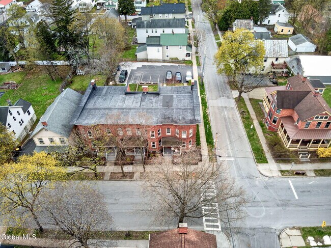Building Photo - 194 Grand Ave