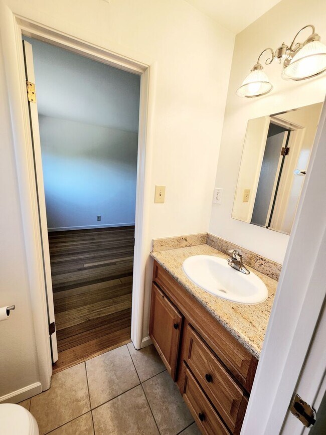 Building Photo - 3 bedroom home in San Mateo