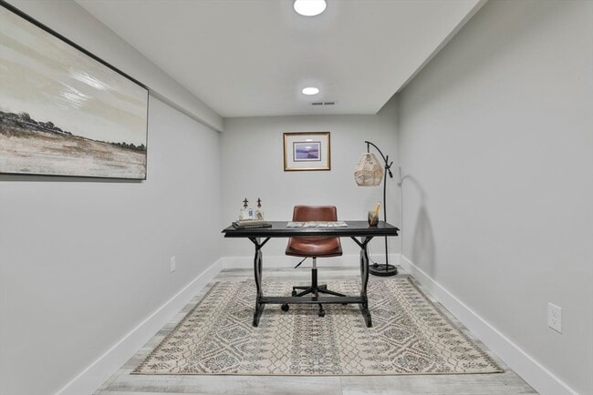 Building Photo - 7 Christopher St