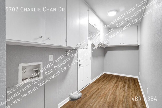 Building Photo - 5702 Charlie Chan Dr