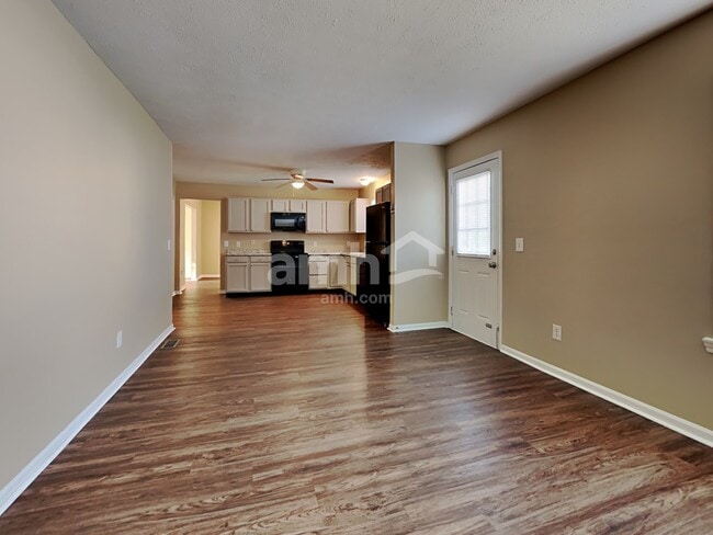 Building Photo - 6402 Kelsey Dr