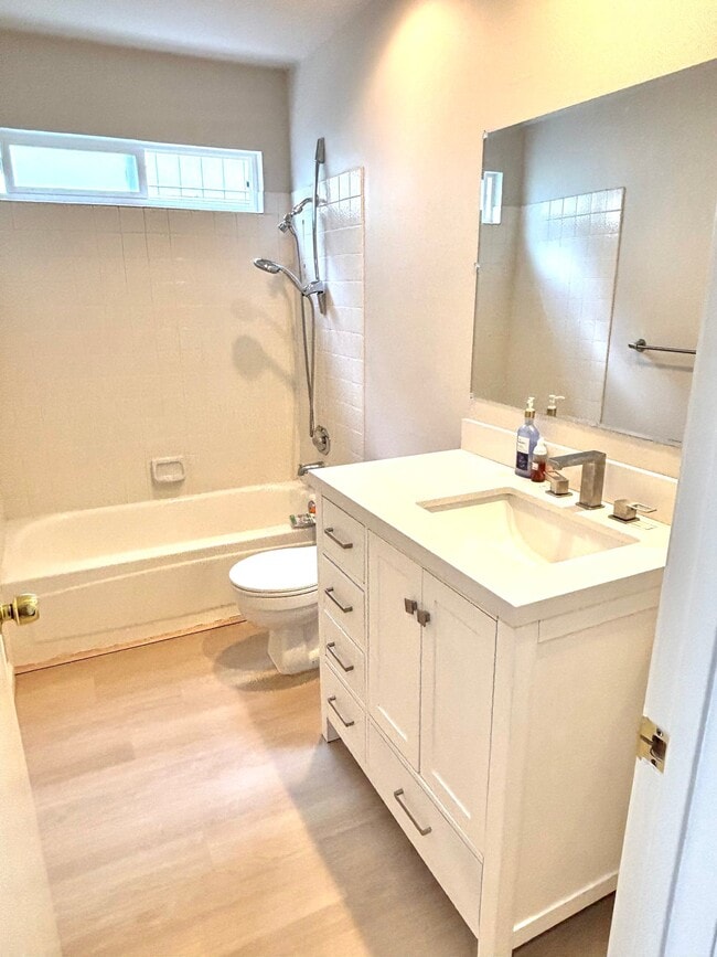Building Photo - 8079 Darien Cir