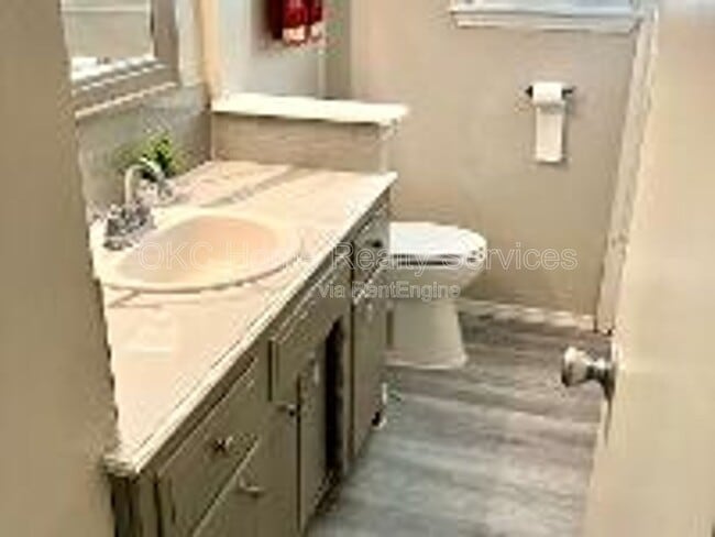 Building Photo - 6812 S Land Ave