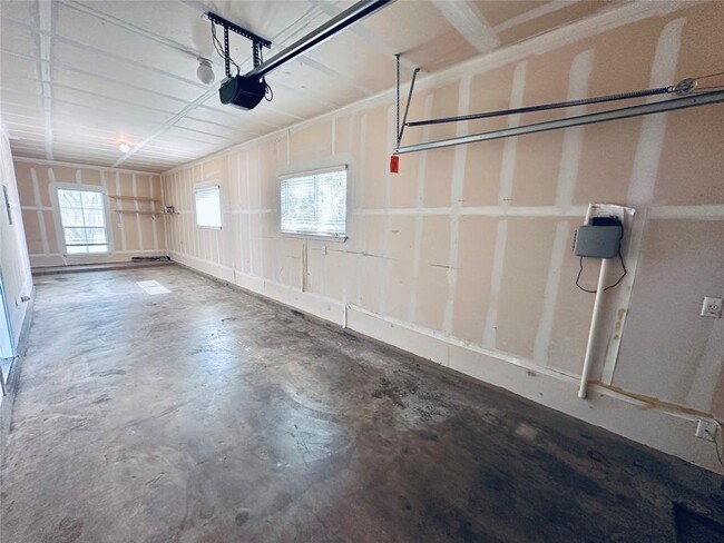 Building Photo - 408 Yucca House Dr