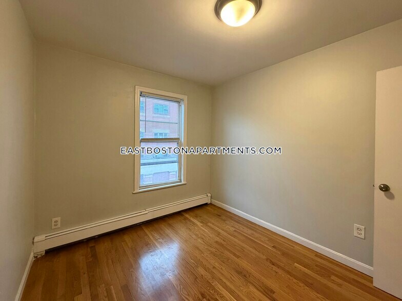 Building Photo - 345 Meridian St