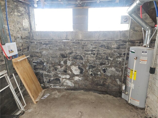 Building Photo - 1330 Midland Ave