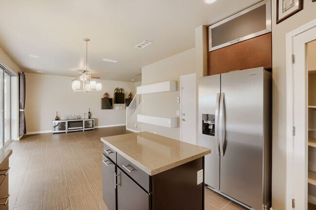 Building Photo - 5912 S 35th Pl
