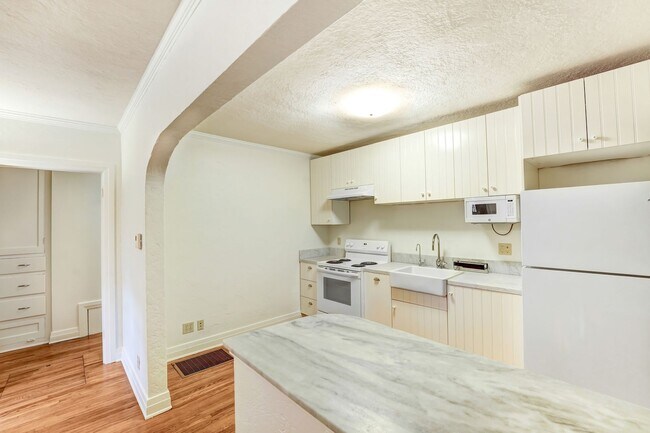 Building Photo - Charming Apartment in Venice