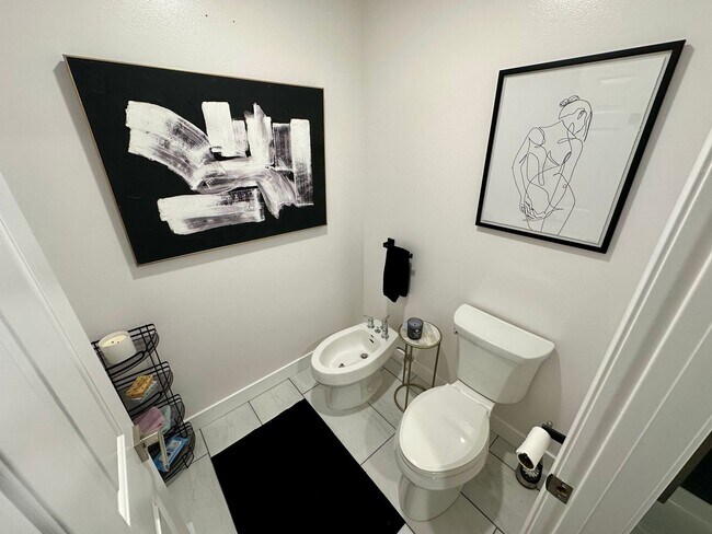 Building Photo - 9048 Gleneagle Dr