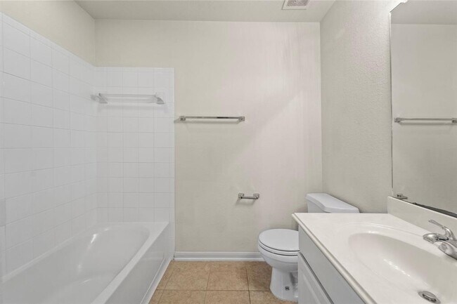 Building Photo - 9518 Denfield Ln