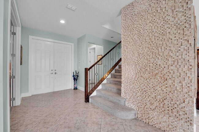 Building Photo - 11240 SW Wyndham Way