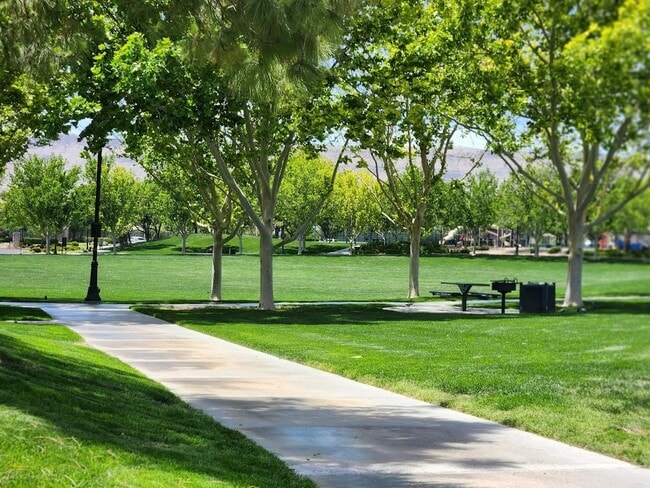 Building Photo - 3310 Robin Nest Ct