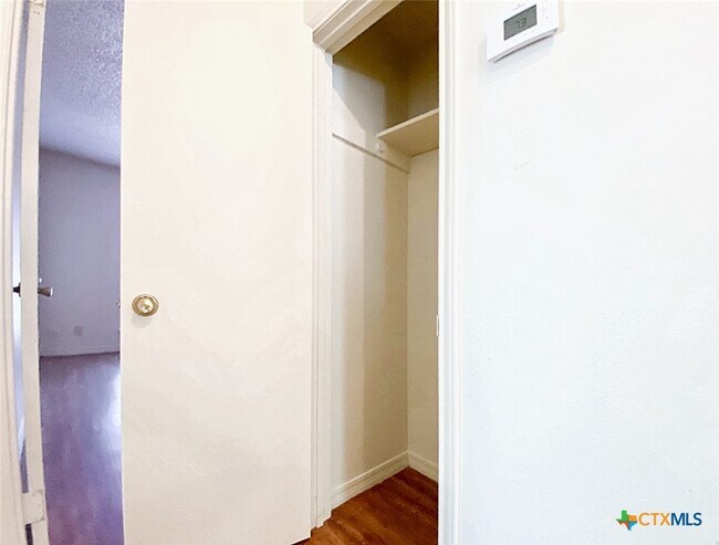 Building Photo - 109 Hughson Ct