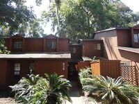 Building Photo - Rockwood Villas