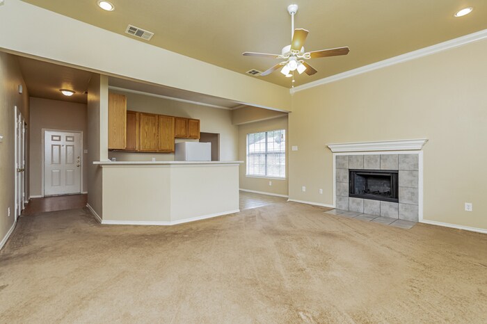 Building Photo - 11825 Hickory Garden Dr