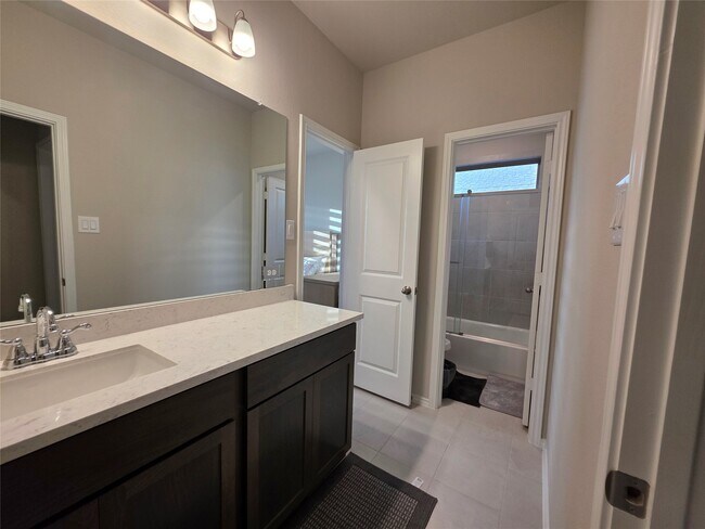 Building Photo - 13810 San Pasqual Pointe Dr