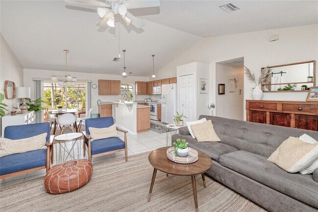 Building Photo - 3021 Palm Dr