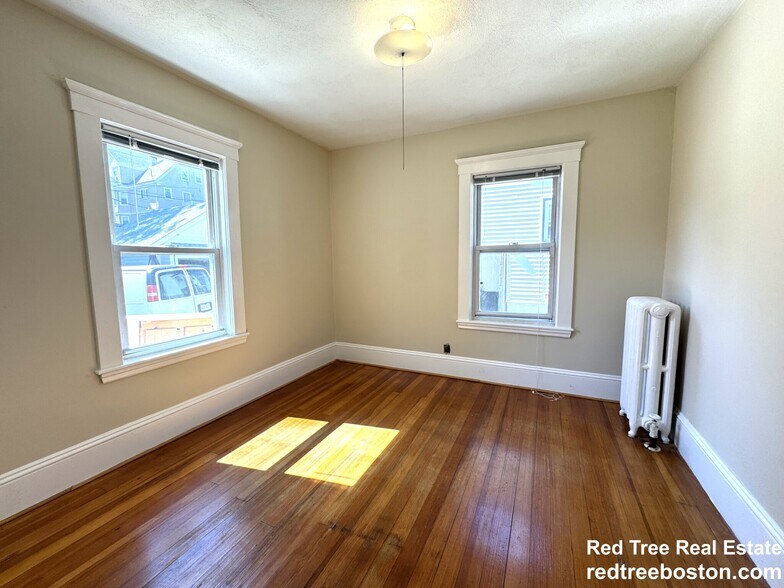 Building Photo - 20 Hunnewell Ave