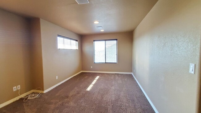 Building Photo - $2576, 5 Br/4 BA Stunning house for rent in Colorado Springs