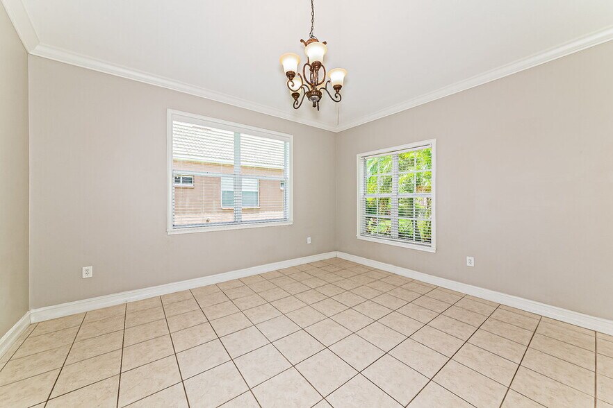 Building Photo - 6340 Rookery Cir