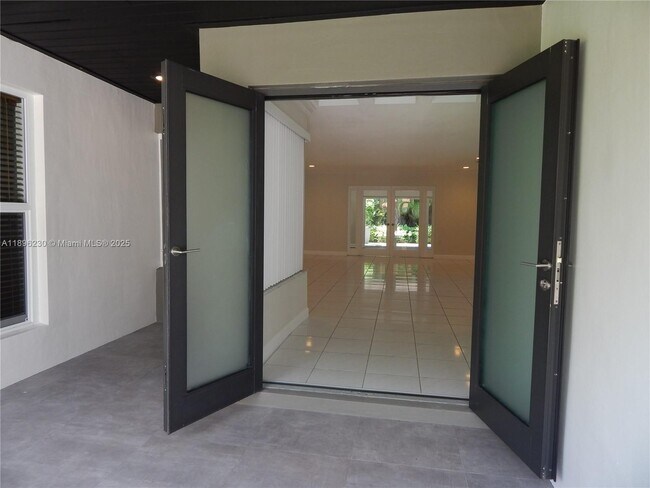 Building Photo - 11530 SW 92nd St