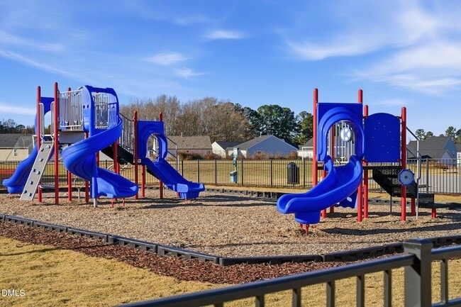 Building Photo - 759 Putney Hl Rd