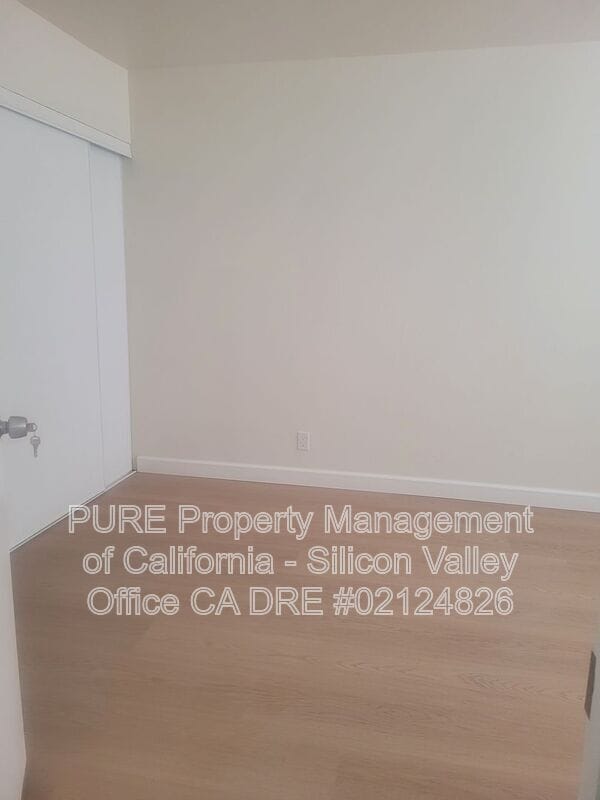 Building Photo - 900 Sobrato Dr