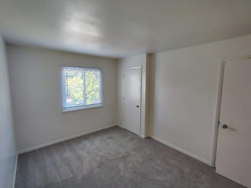 Building Photo - 600 Reusens Rd