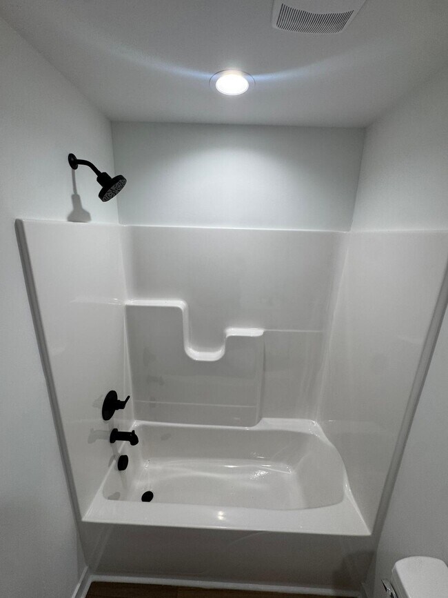 Building Photo - 510 Crump St