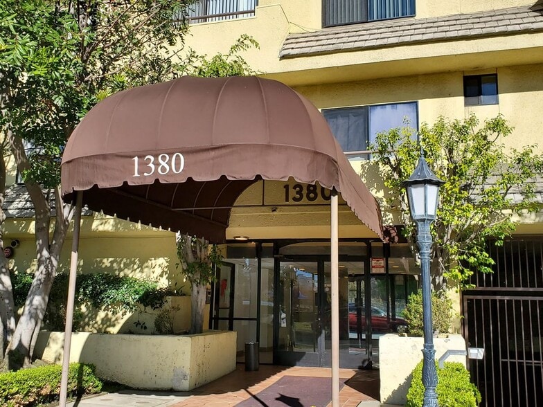 Building Photo - 1380 Veteran Ave