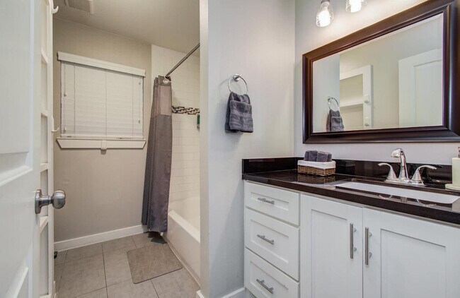 Building Photo - 4749 Benning Dr
