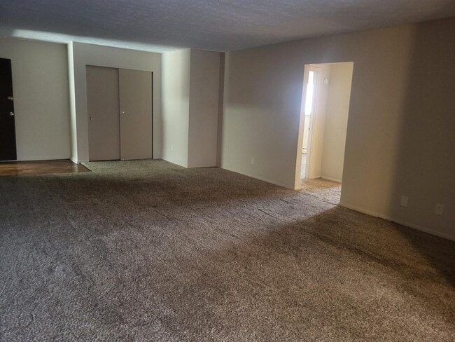 Building Photo - 20-32 Church St