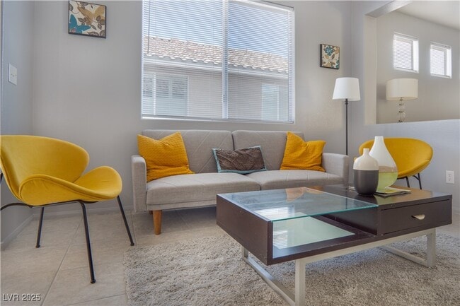 Building Photo - 2401 Predera Ave